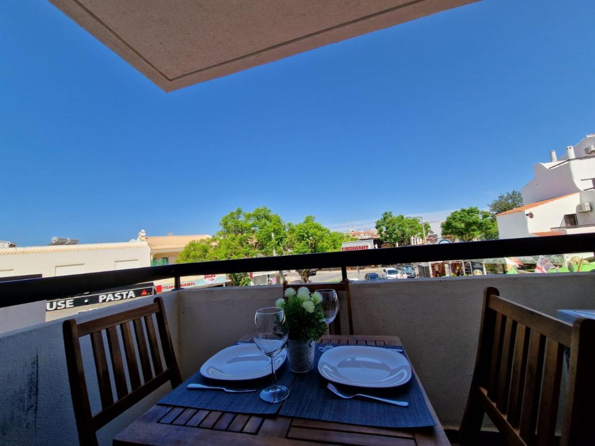 Stunning Near Clubs Apartment *